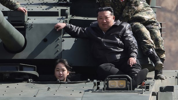 오마주 뜻, 유래 탱크 운전 김주애 아버지 김정은 후계자 시절 …