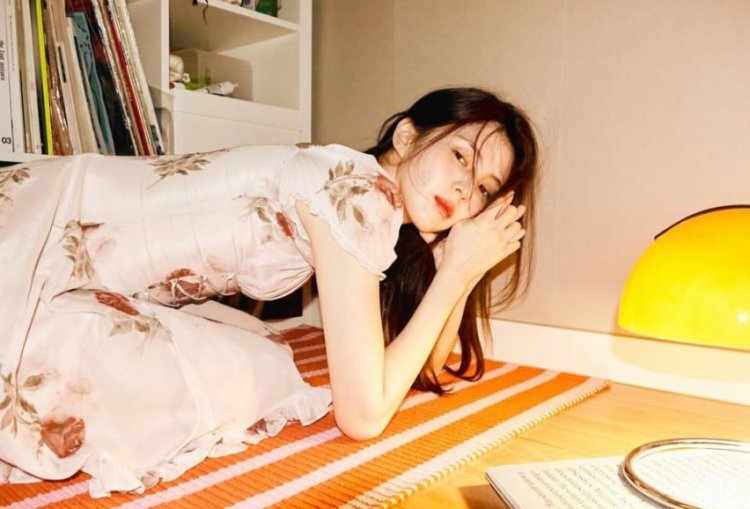 한소희 집에서도 화보 찍는 조명과 구도