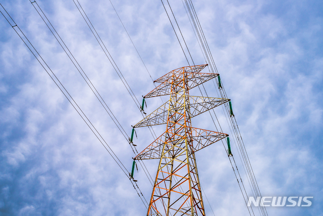 한전, 전력망 시공 자원 확보 나선다…입찰 문턱 낮추고 해외 인력 활성화