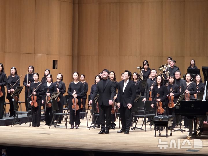 어둠에서 환희로…라흐마니노프로 새해 밝힌 김선욱·선우예권 [객석에서]