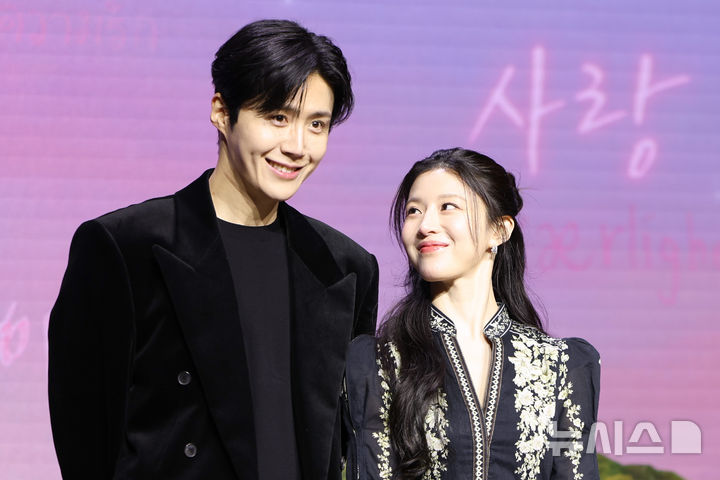 새해 여는 로맨스 '이사통'…김선호·고윤정 "동화 같은 이야기"