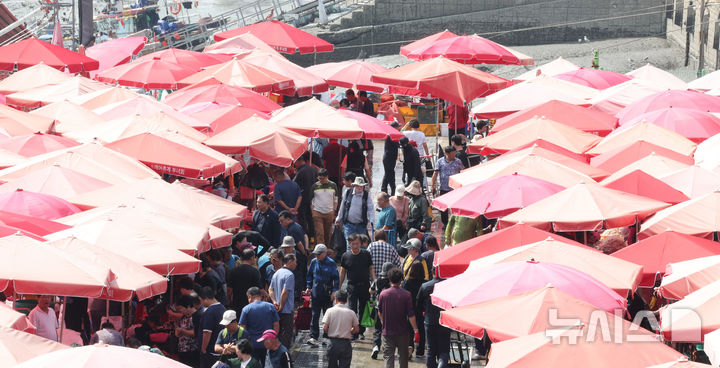 "싸게 팔지마" 흉기 협박 소래포구 상인, 검찰 송치